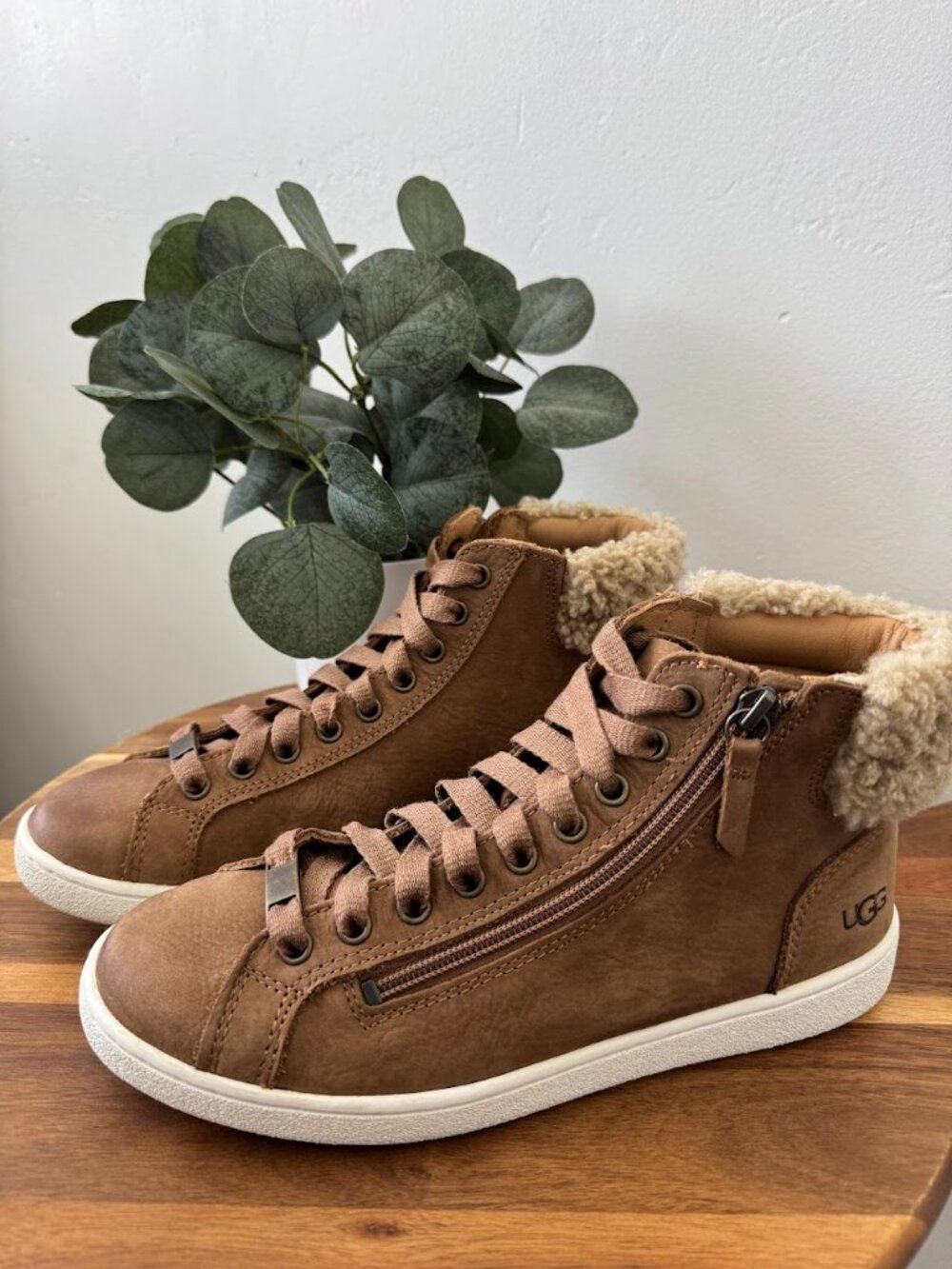 UGG Olive High Top Sneaker Leather Shearling Zip Lace Casual Women Boot 8.5